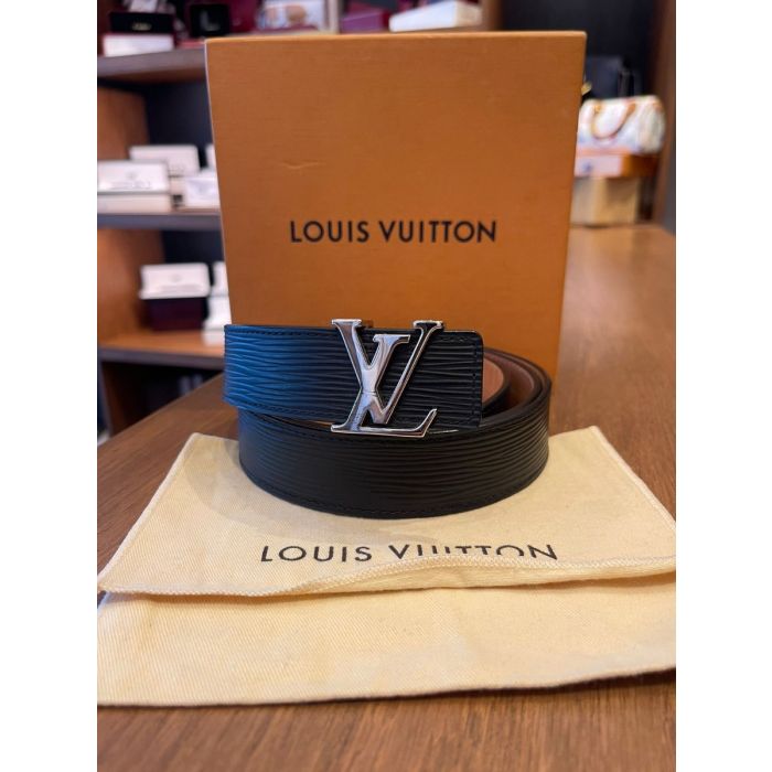 Cinturón Louis Vuitton Initials Epi Negro 30 MM Dama M9553U